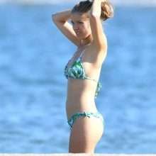 Victoria Swarowski en bikini à Saint-Tropez