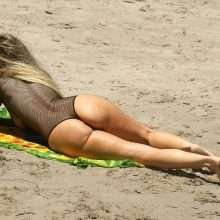 Ana Braga en maillot de bain à Malibu