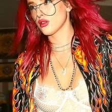 Bella Thorne exhibe ses seins à Los Angeles