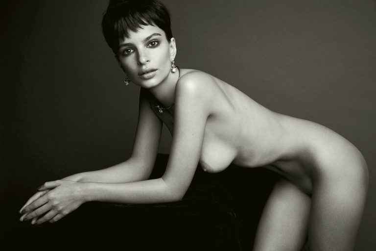 Emily Ratajkowski nue dans Love Mag