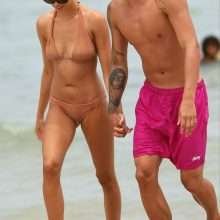 Hailey Clauson en bikini à Miami Beach