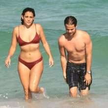 Natalie Martinez, bikini et maillot de bain à Miami Beach