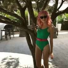 Pixie Lott en maillot de bain à Ibiza