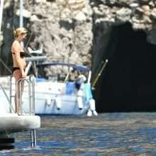 Kate Moss seins nus en Italie