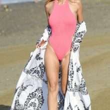 Lauren Pope en maillot de bain à Marbella