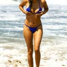 Noureen Dewulf en bikini à Santa Monica