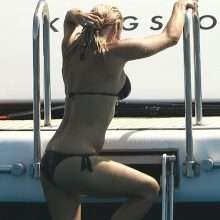Pamela Anderson en bikini en France