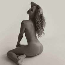 Elizabeth Loaiza nue dans Playboy