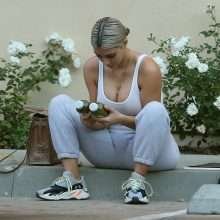 Kim Kardashian jambes écartées à Beverly Hills
