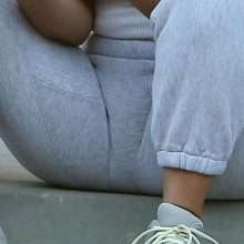 Kim Kardashian jambes écartées à Beverly Hills