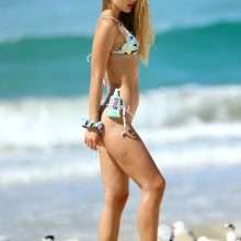 Maja Lundgren en bikini à Bondi Beach