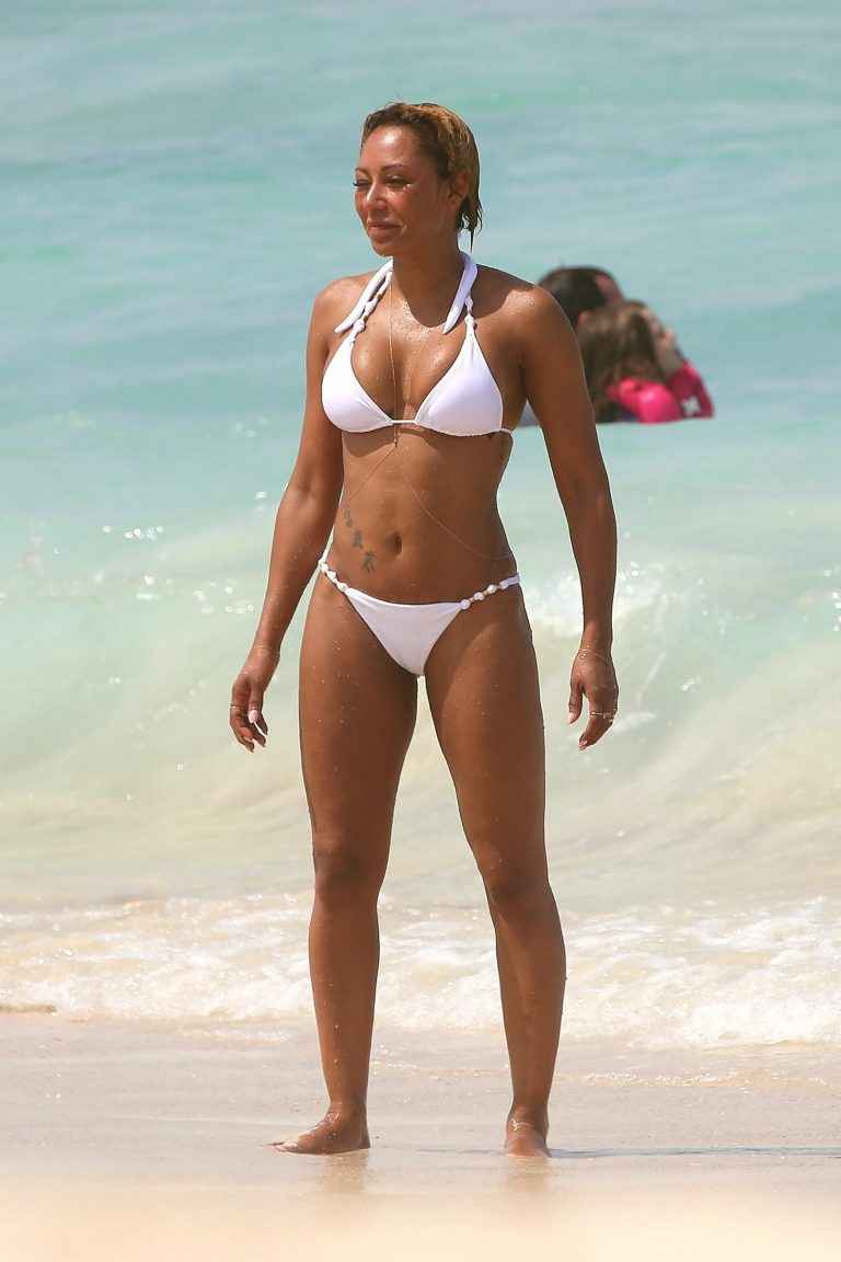 Melanie Brown en bikini à Hawaii