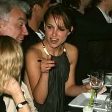 Oups, Natalie Portman exhibe presque un sein nu