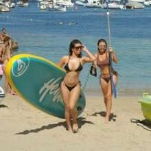 Katie Salmon seins nus à Ibiza