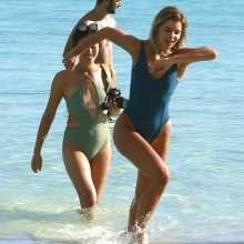 Kristina Mendonca en bikini et maillot de bain à Cancun