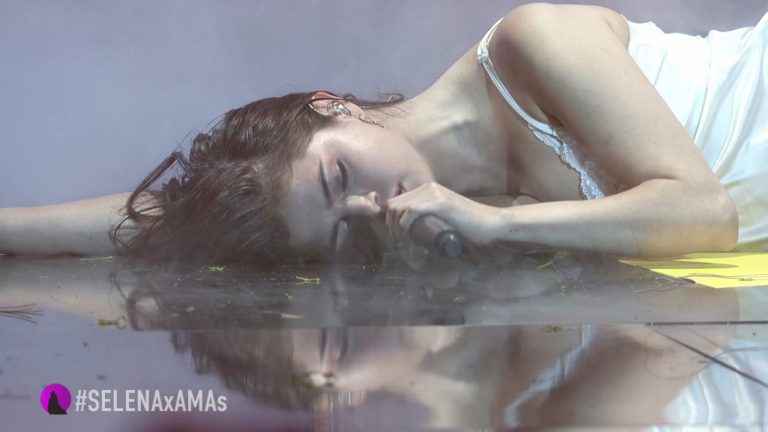 Selena Gomez torride dans son nouveau vidéo clip « Wolves »