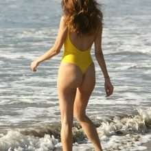 Blanca Blanco, bikini et maillot de bain à Malibu, la suite