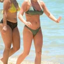 Courtney Cole en bikini en Australie