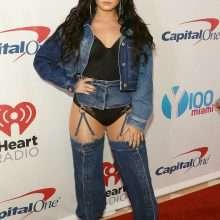 Demi Lovato en petite culotte au Y100 Jingle Ball