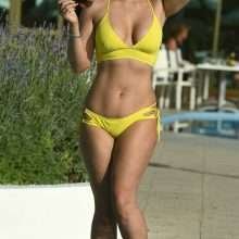 Franckie Essex en bikini au Cap Vert