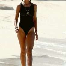 Lady Victoria Hervey, bikini et maillot de bain à La Barbade
