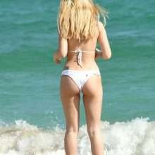 Lottie Moss en bikini à Miami