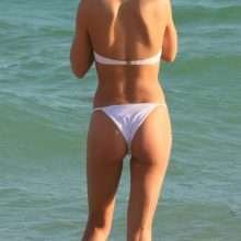 Meri Gulin en bikini à Miami Beach
