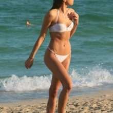Meri Gulin en bikini à Miami Beach