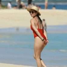 Olivia Munn en maillot de bain à Hawaii