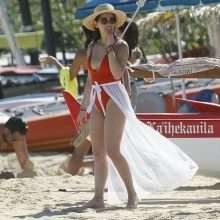 Olivia Munn en maillot de bain à Hawaii