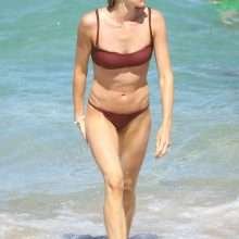 Amy Pejkovic en bikini