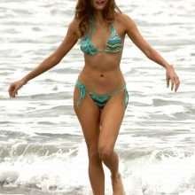 Blanca Blanco de retour en bikini à Malibu
