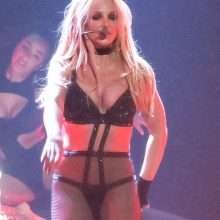 Britney Spears les fesses à l'air en concert
