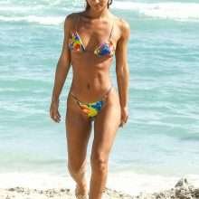 Erika Wheaton toujours en bikini à Miami