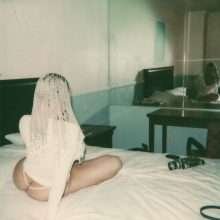 Kim Kardashian seins nus sur Instagram