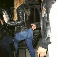 Mariah Carey exhibe son décolleté à Beverly Hills