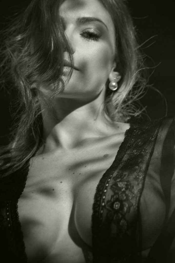 Renata Longaray nue dans Playboy