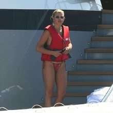 Sofia Richie en bikini à Cannes