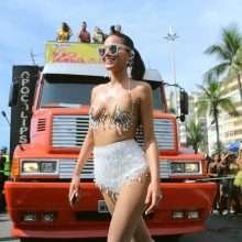 Bruna Marquezine fait le show au carnaval de Rio