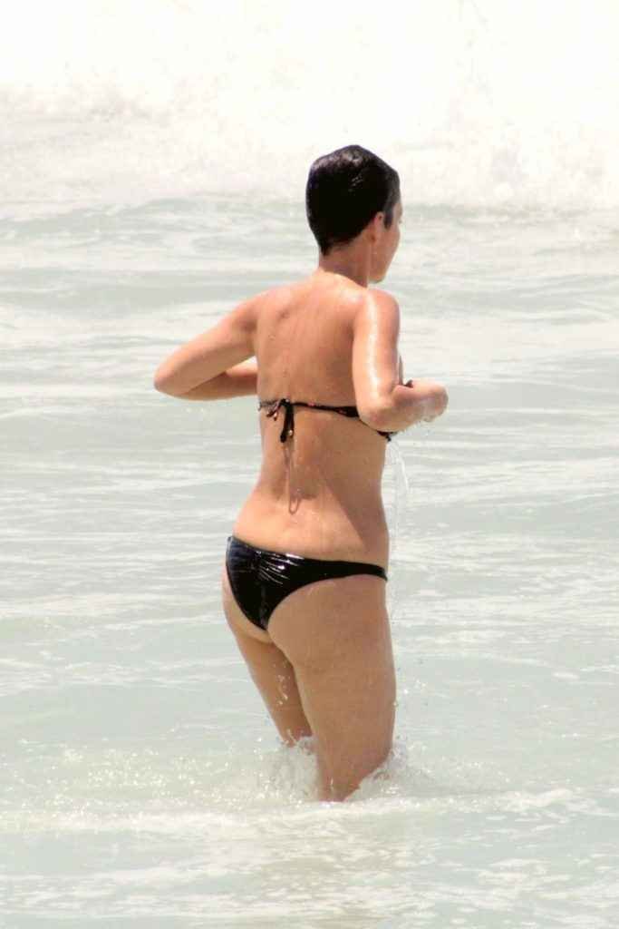 Cristina Cordula en bikini à Rio