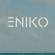 Eniko Mihalik en maillot de bain pour Solid and Striped