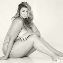 Hunter McGrady nue pour Sports Illustrated 2018
