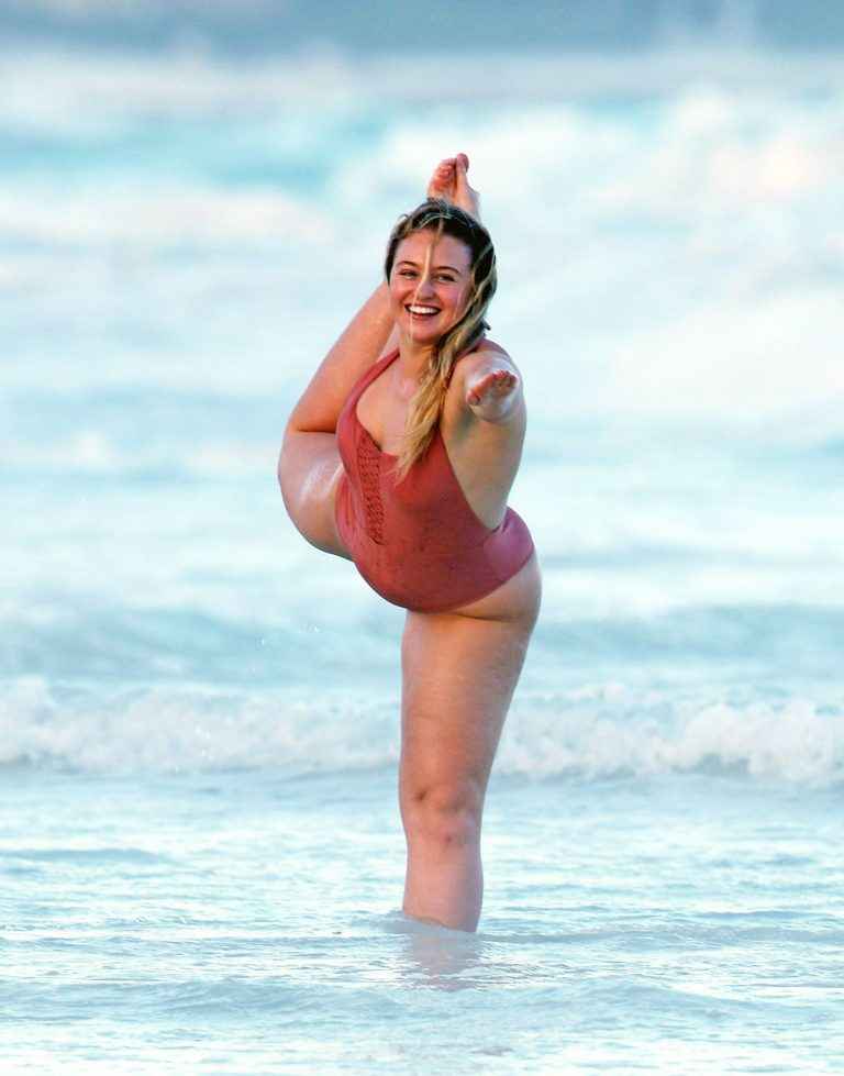 Iskra Lawrence en maillot de bain à Tulum