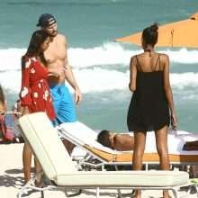 Lais Ribeiro toujours en bikini à Miami