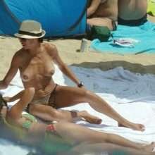 Lilly Becker seins nus à la plage