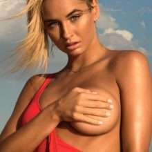 Madison Edwards seins nus (couvert) dans Maxim