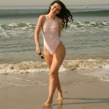 Natasha Blasick en maillot de bain à Malibu