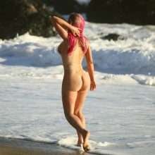 Nikki Lund en maillot de bain à Malibu