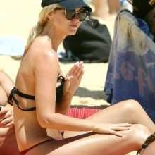 Renae Ayris en bikini à Bondi Beach
