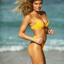 Samantha Hoopes seins nus pour Sports Illustrated 2018